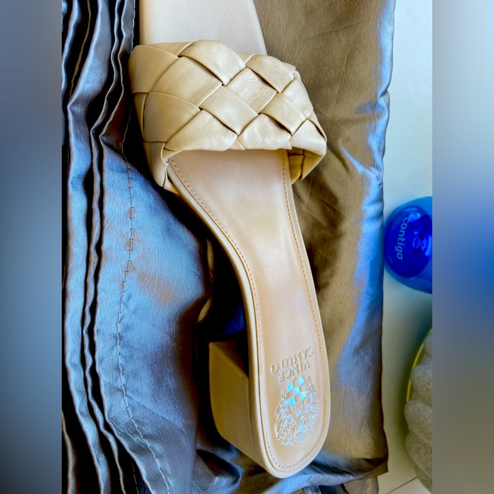 Vince Camuto size 10 Cream leather Mule